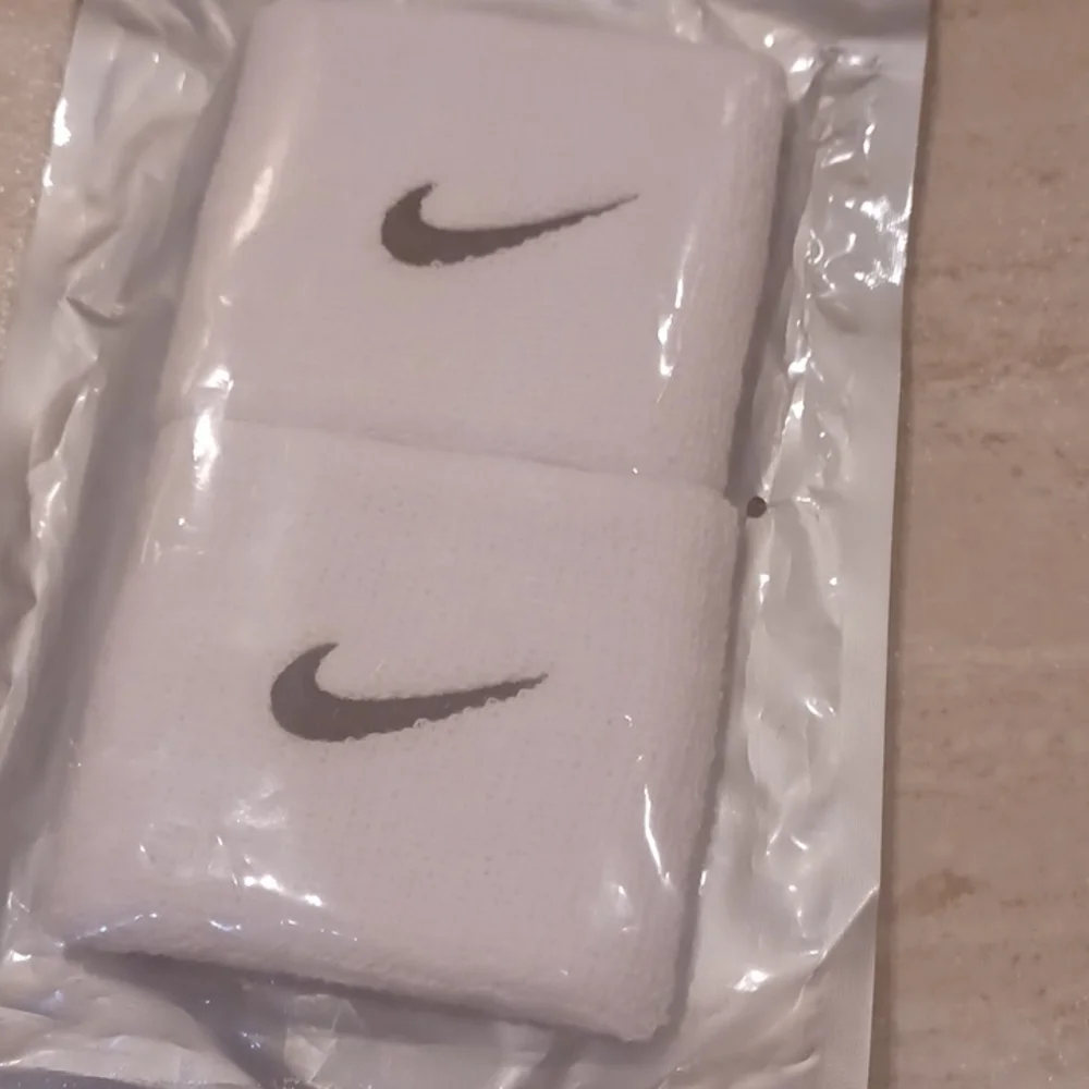 NWT Nike Unisex Wristbands - Picture 3 of 4